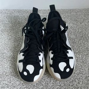 Adidas basketball shoes super cute and comfy. Size 6.5 but can fit a size 7.5
